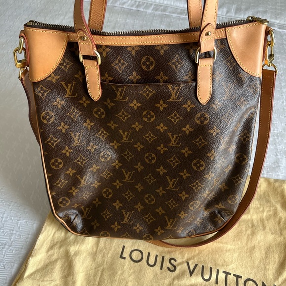 Louis Vuitton Handbags - Louis Vuitton monogram Odeon Gm is like new/super pristine condition